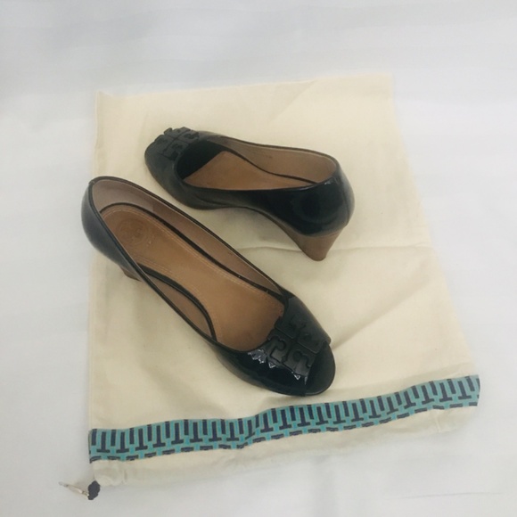 Tory Burch Lowell 2.65mm Peep Toe Wedge in Soft Patent Calf - Picture 7 of 7